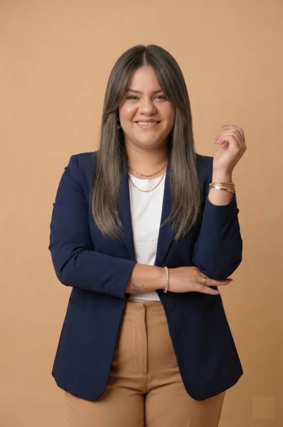 Laura Rincón · Instructora de Manicurista Start